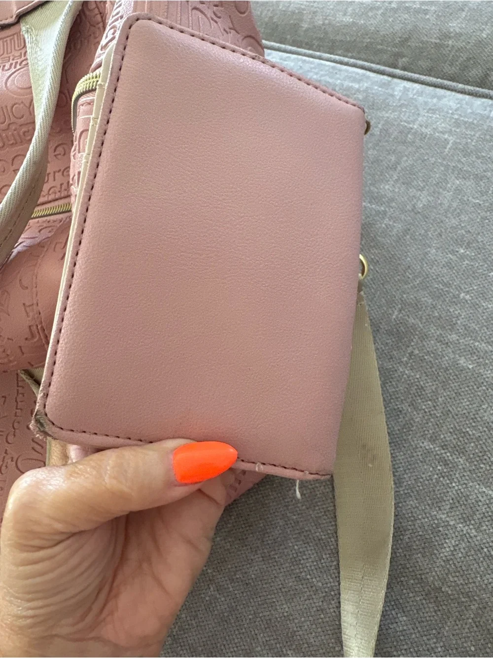 Juicy Couture Pink Embossed Logo Weekender / Duffle Bag 💕